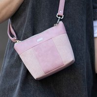 crossbody-kabelka-mala-ruzova-07