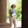 Crossbody-kabelka-ledvinka-bila-14.jpg