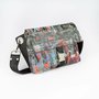 Crossbody-kabelka-ledvinka-cerna-grafiti-03.jpg