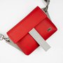 Crossbody-kabelka-ledvinka-cervena-seda-04.jpg