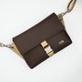 Crossbody-kabelka-ledvinka-cokoladova-zlata-metaliza-05.jpg