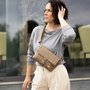 Crossbody-kabelka-ledvinka-hneda-mocca-11.jpg