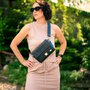 Crossbody-kabelka-ledvinka-temna-cerna-20.jpg