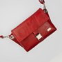 Crossbody-kabelka-ledvinka-temna-cervena-04.jpg