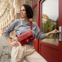 Crossbody kabelka/ledvinka ELVEE červená temná Crossbody kabelka/ledvinka ELVEE červená temná