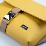 Crossbody-kabelka-ledvinka-zluta-taupe-07.jpg