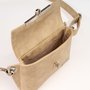 Crossbody-kabelka-ledvinka-kremova-patina-07