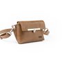 Crossbody-kabelka-ledvinka-mocca-02