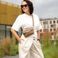 Crossbody-kabelka-ledvinka-mocca-09
