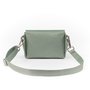 Crossbody-kabelka-ledvinka-stribrna-metalicka-03