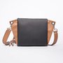 Crossbody-kabelka-ledvinka-cerna-hneda-metalicka-04_dc63a77e.jpg