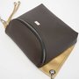 Crossbody-kabelka-ledvinka-hneda-cokoladova-zlata-metalicka-06_5a3f134e.jpg