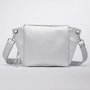 Crossbody-kabelka-ledvinka-stribrna-metalicka-04_1d6edee4.jpg