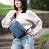 crossbody_kabelka_stredni_tmave-modra-13